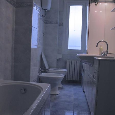 Tourist House Roma Aparthotel Стая снимка