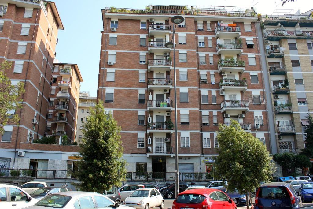 Tourist House Roma Aparthotel Стая снимка