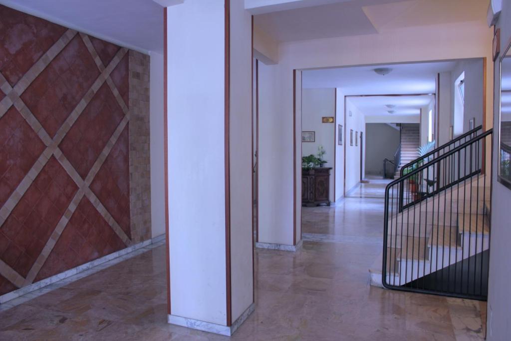 Tourist House Roma Aparthotel Стая снимка