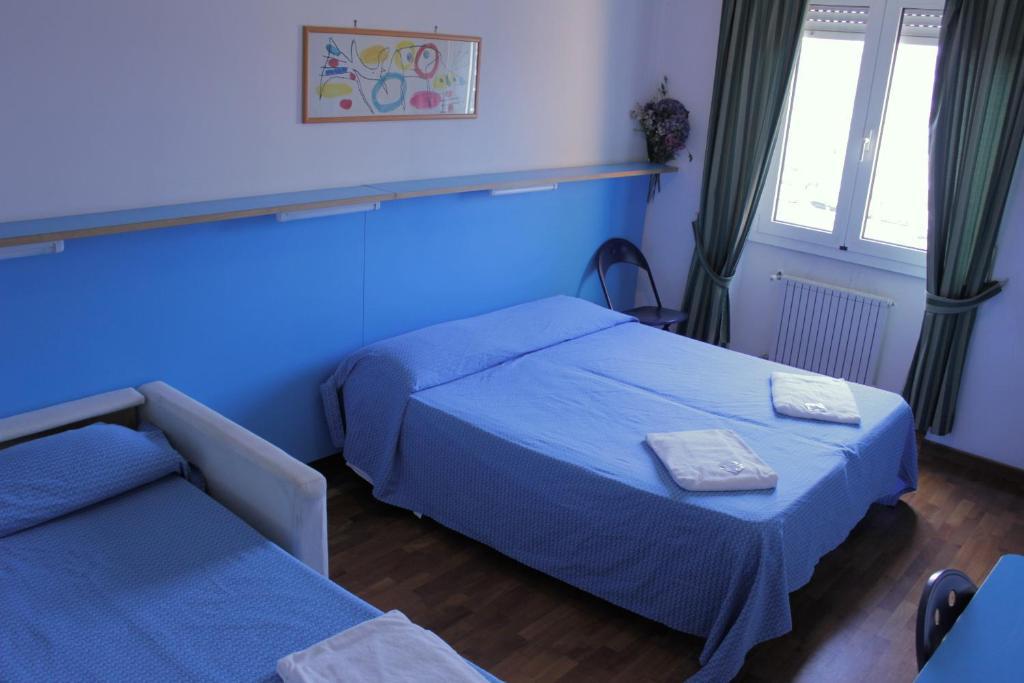 Tourist House Roma Aparthotel Стая снимка