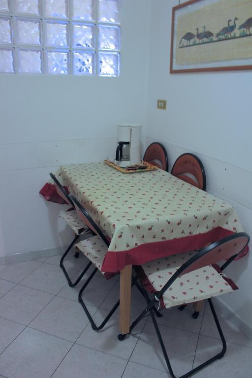 Tourist House Roma Aparthotel Стая снимка