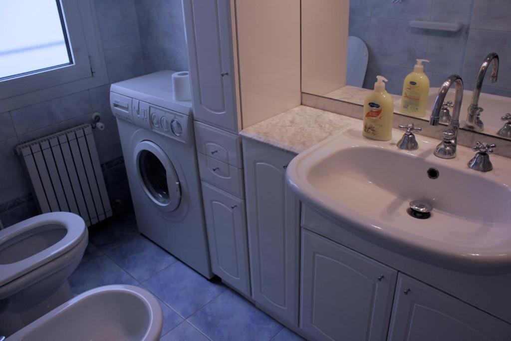 Tourist House Roma Aparthotel Стая снимка
