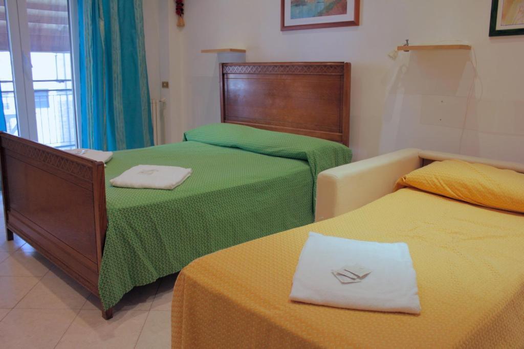 Tourist House Roma Aparthotel Стая снимка