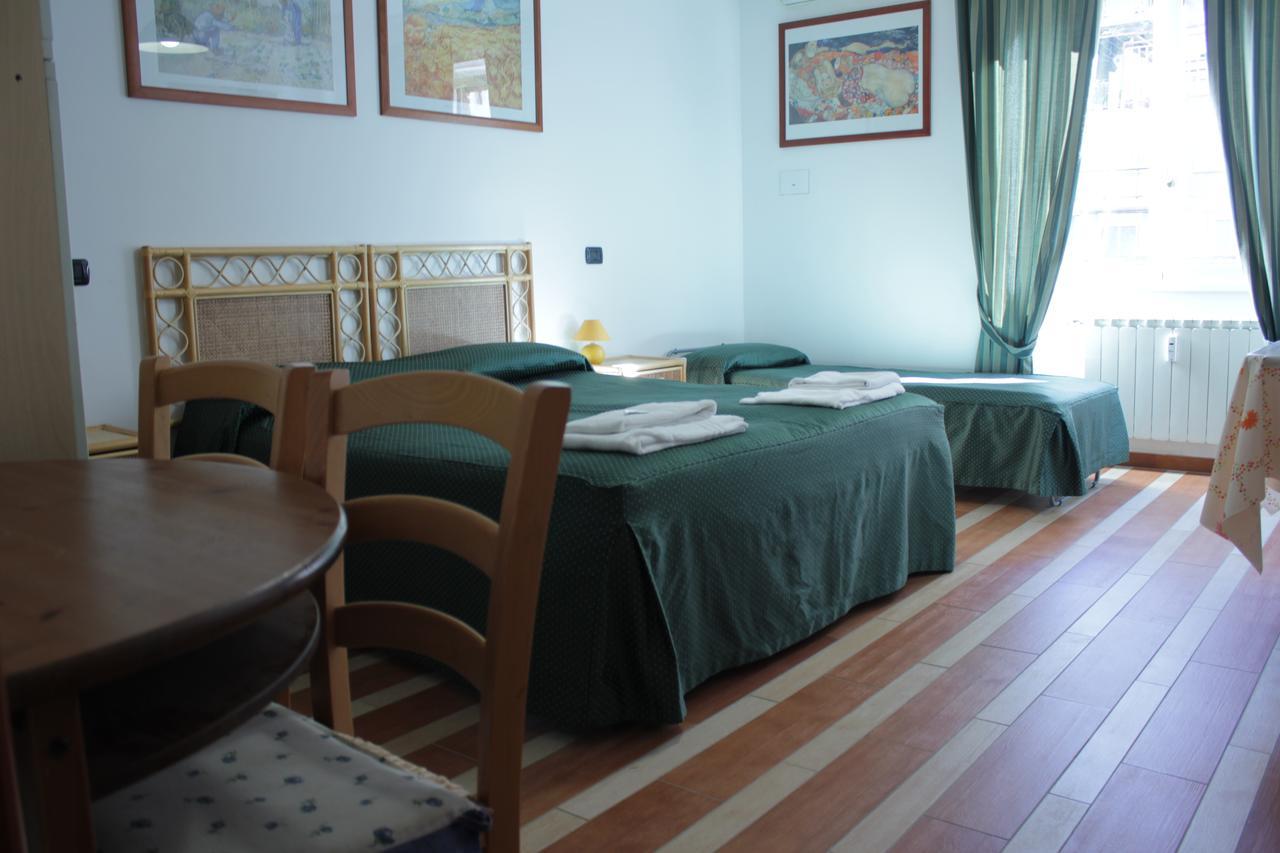Tourist House Roma Aparthotel Екстериор снимка