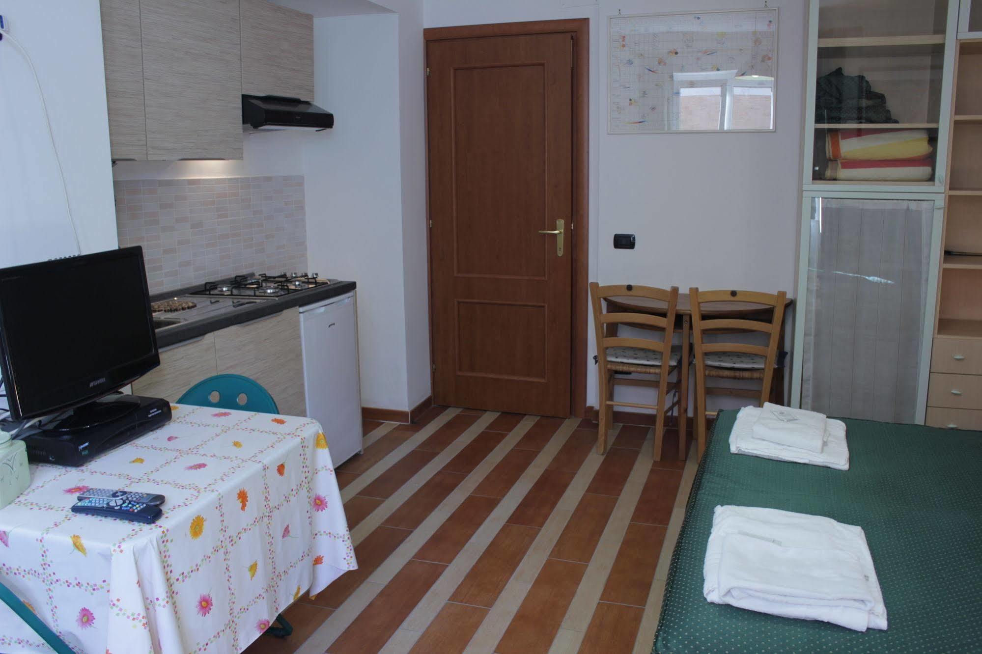 Tourist House Roma Aparthotel Екстериор снимка