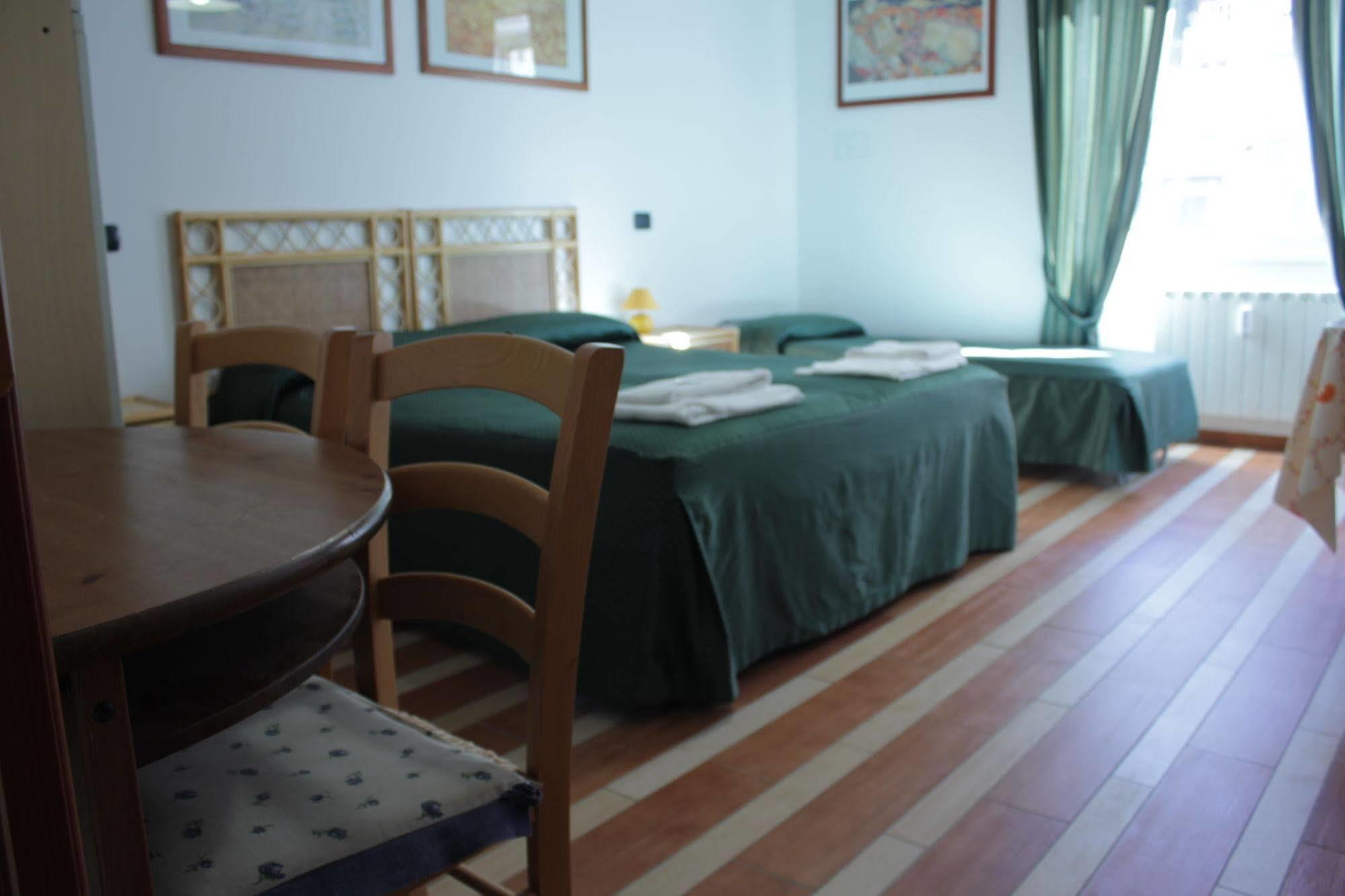 Tourist House Roma Aparthotel Екстериор снимка