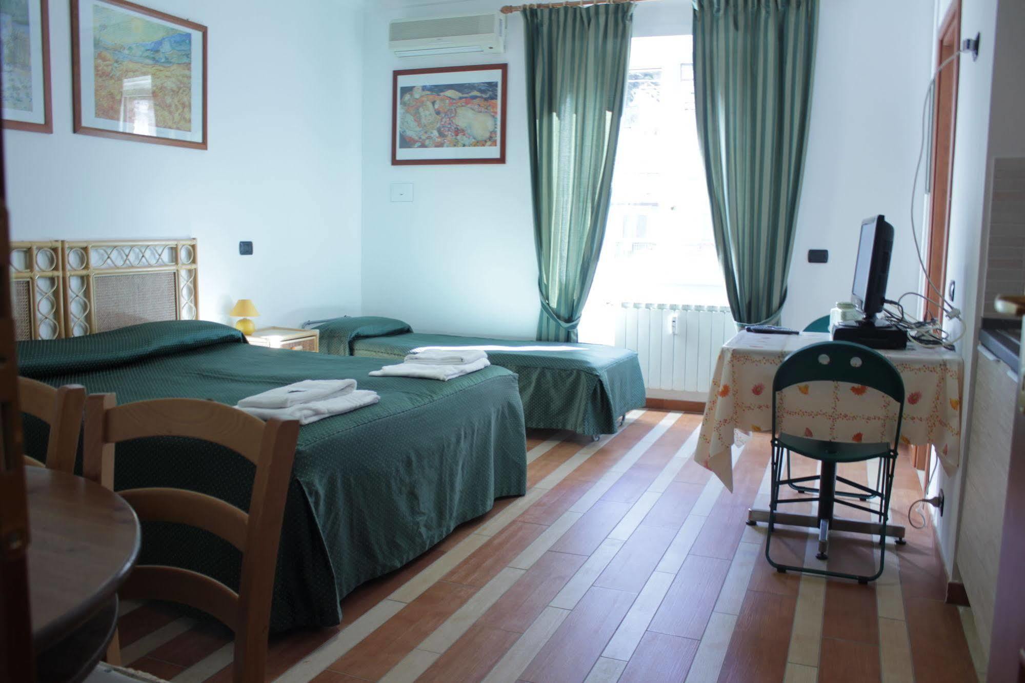 Tourist House Roma Aparthotel Екстериор снимка