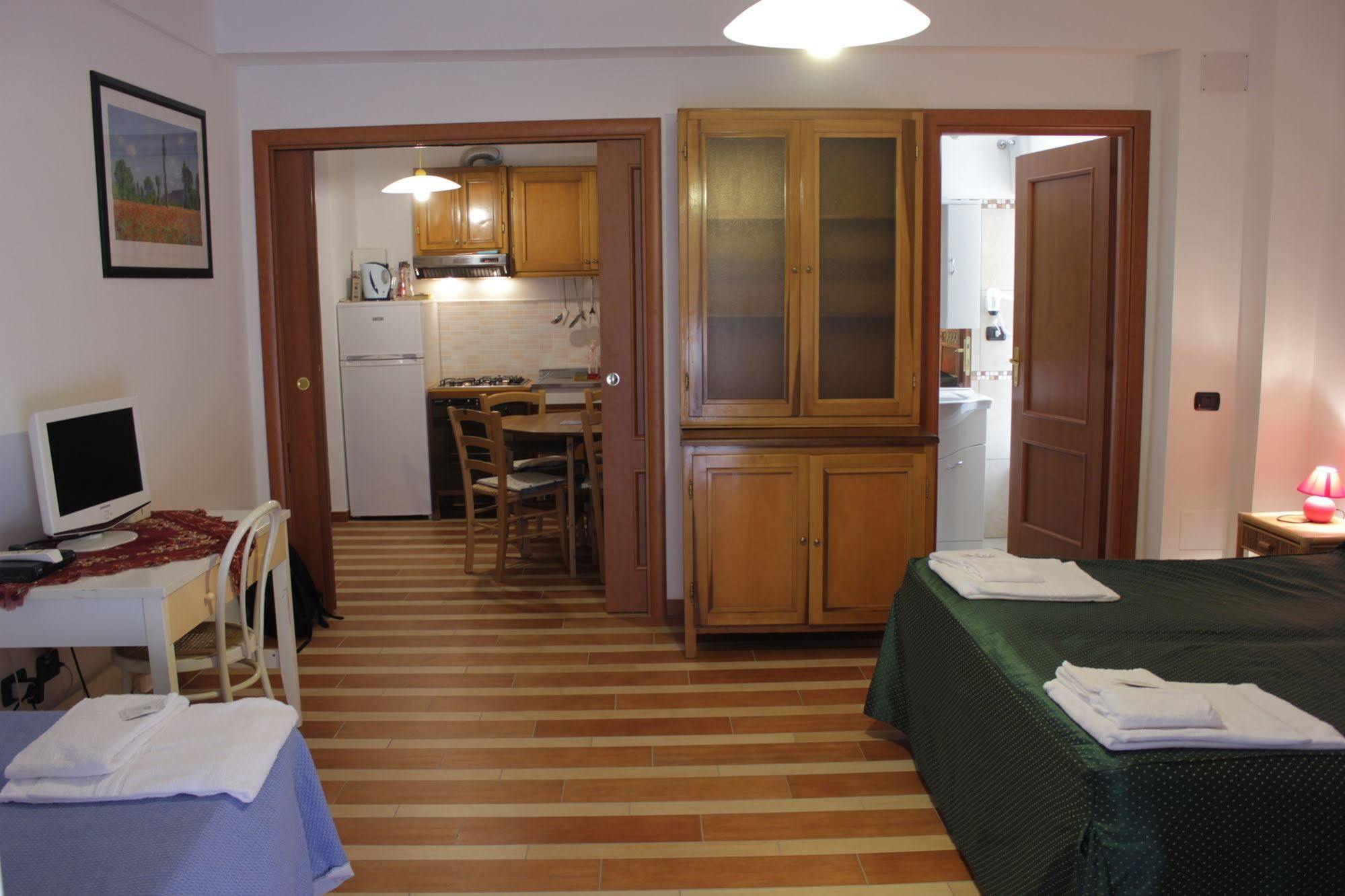 Tourist House Roma Aparthotel Екстериор снимка