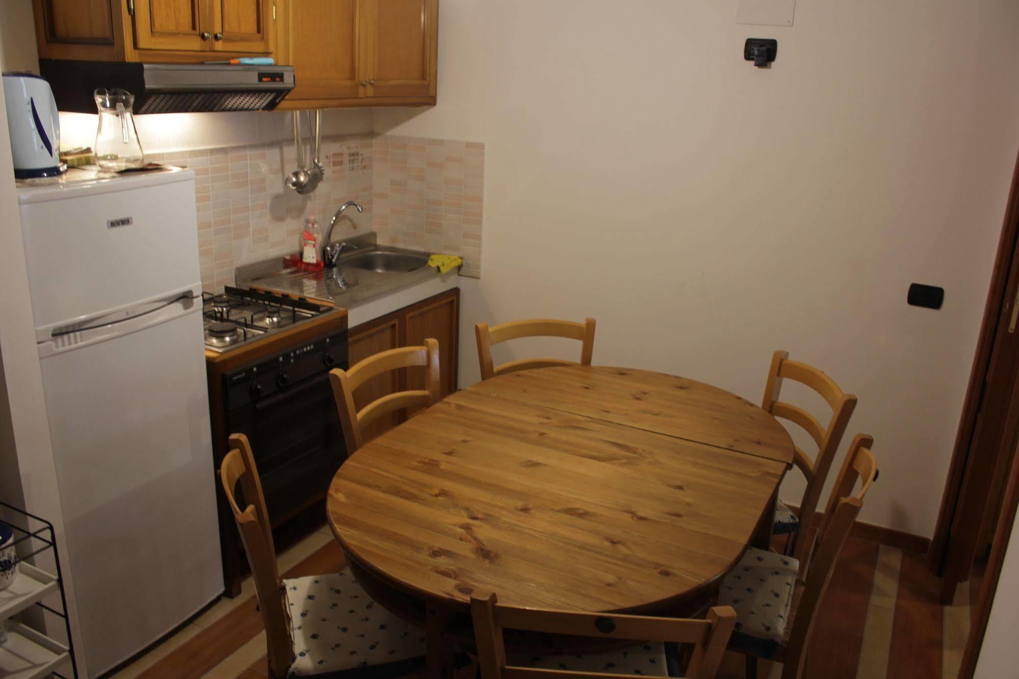 Tourist House Roma Aparthotel Екстериор снимка